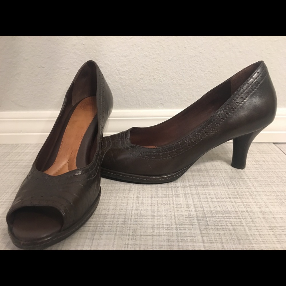 Uber comfortable Nurture genuine leather heels 👠